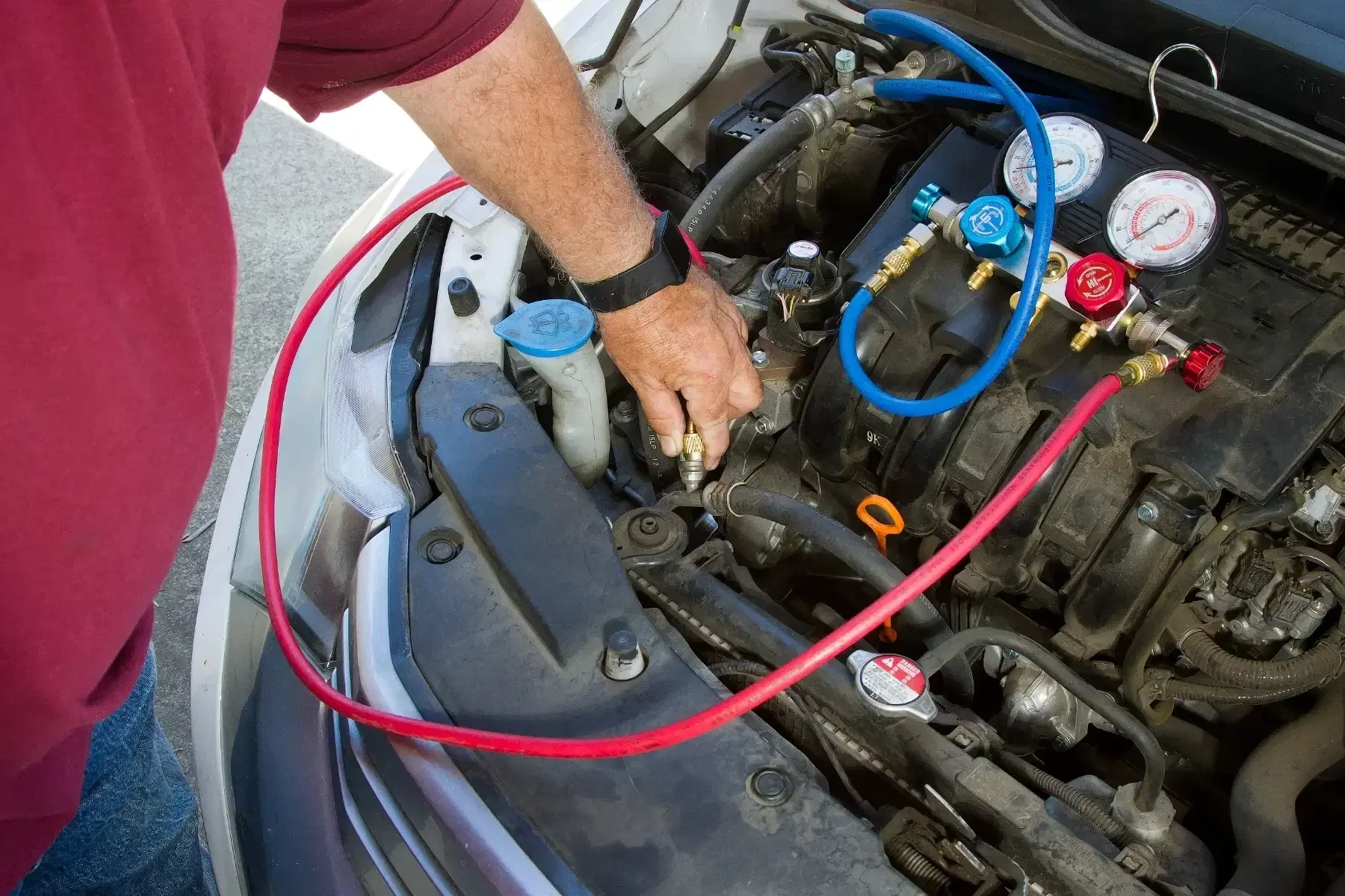 Climatisation auto : pourquoi l’entretenir avant l’été (et comment savoir si la vôtre en a besoin).